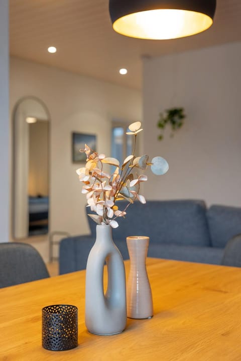 Living room, Decorative detail, Seating area