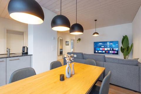 TV and multimedia, Living room, Dining area