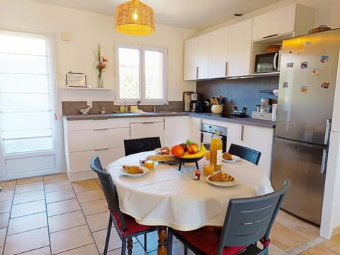 Face à la Citadelle - Jardin & Parking privé House in Forcalquier