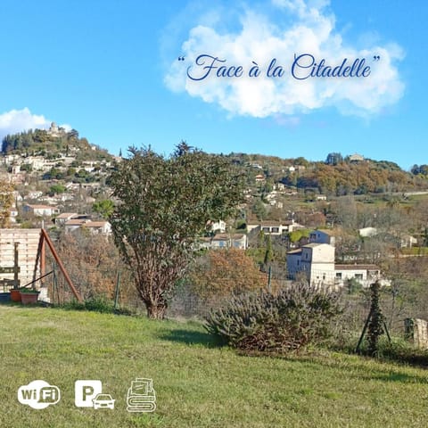 Face à la Citadelle - Jardin & Parking privé House in Forcalquier