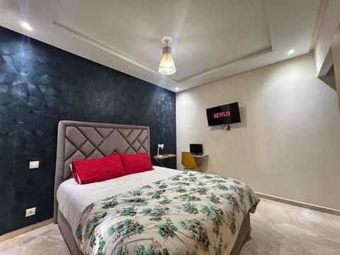TV and multimedia, Photo of the whole room, Bedroom