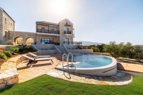 Property building, Garden, Garden view, Swimming pool