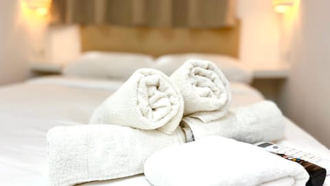 Hostal Lux Bed and Breakfast in L'Hospitalet de Llobregat