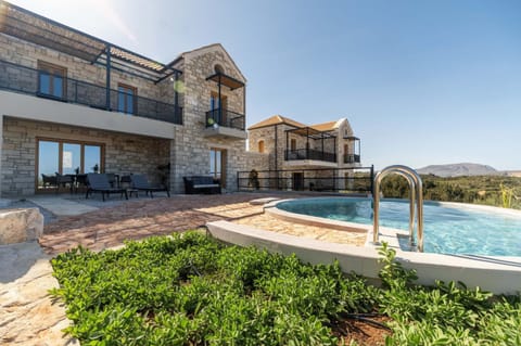 Property building, Mountain view, Pool view, Swimming pool, sunbed
