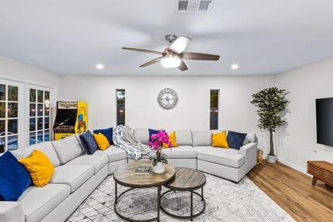 The Grand Family Oasis Houston 5BR Pool Retreat House in Houston