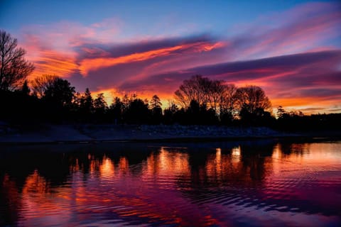 Eads by the Lake- Lake views with pool table House in Big Bear