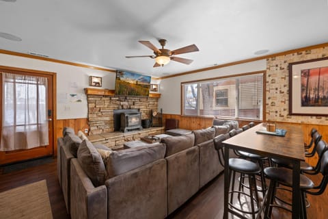 TV and multimedia, Living room, fireplace