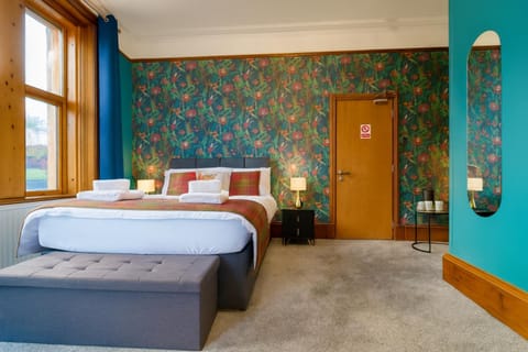 Bed, Photo of the whole room, Bedroom, wardrobe