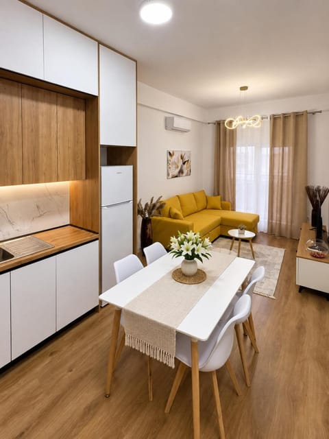 Kitchen or kitchenette, Living room, Photo of the whole room, Seating area, Dining area