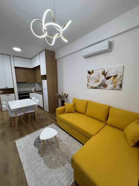 Kitchen or kitchenette, Living room, Seating area, Dining area, air conditioner