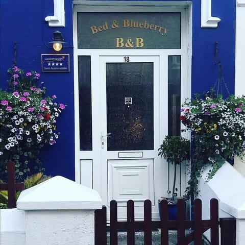 Bed And Blueberry Two Bed Suite for 2,3, or 4 people Bed and Breakfast in Douglas