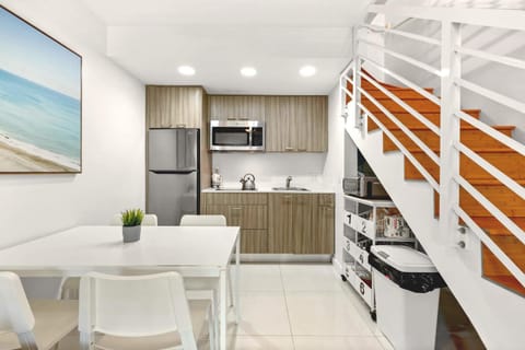 Dining area, kitchen