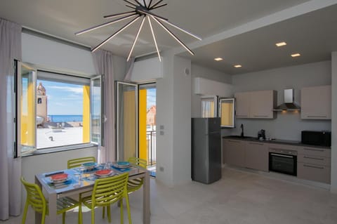 Natural landscape, Kitchen or kitchenette, Dining area, Sea view, dishwasher, oven, pet friendly, stove