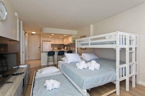 Beautiful Honolulu Waikiki Ocean View Condo Apartment in Honolulu