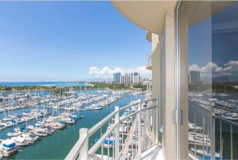 Amazing Ocean Marina View Condo Near Waikiki Beach Apartment in Honolulu