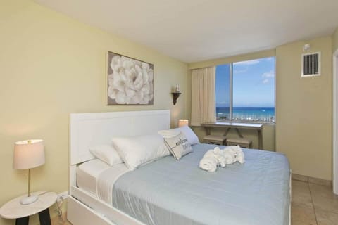 Amazing Ocean Marina View Condo Near Waikiki Beach Apartment in Honolulu