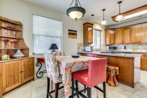 Extended Wine Country Stay! Cozy Home in Sonoma House in Boyes Hot Springs