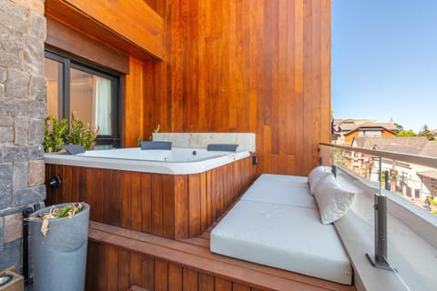 Hot Tub, Open Air Bath