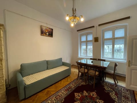 La Lena in Prispa Oltenian Heritage House in Craiova