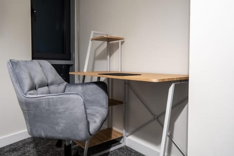 Leeds - City Stay on the River - Sleeps 10 - Central Apartment in Leeds