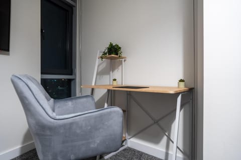 Leeds - City Stay on the River - Sleeps 10 - Central Apartment in Leeds