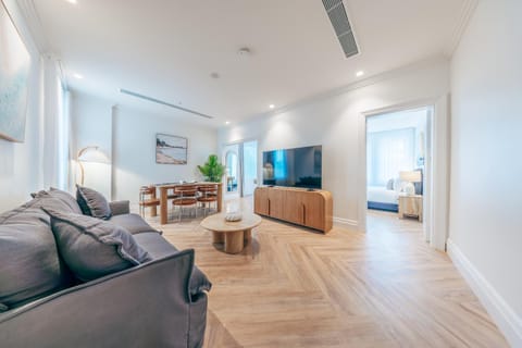 TV and multimedia, Living room, Dining area