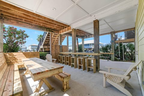 Patio, Day, Balcony/Terrace, Seating area