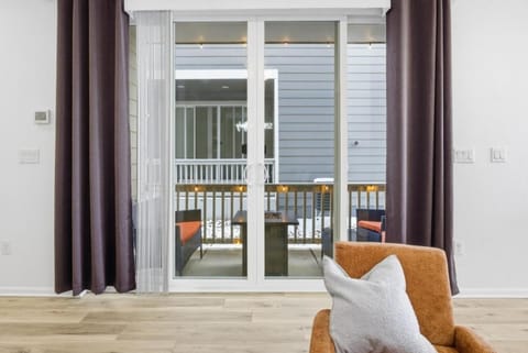 Sleeps 8, Fire pit, Near DIA & Downtown Denver House in Commerce City