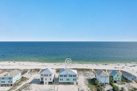 Property building, Day, Natural landscape, Bird's eye view, Beach, Sea view