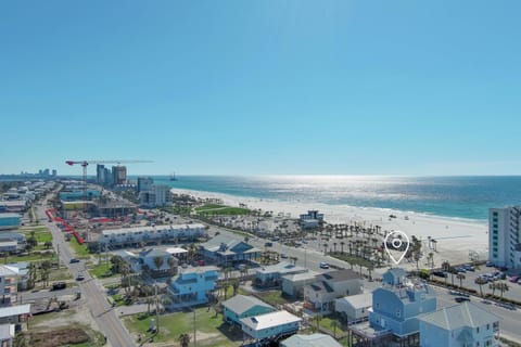 Nearby landmark, Day, Neighbourhood, Bird's eye view, Beach, City view, Sea view, Location
