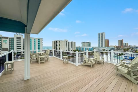 Property building, Patio, Day, View (from property/room), Balcony/Terrace, City view