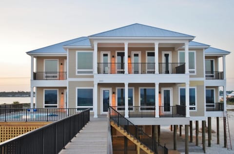 Property building, Day