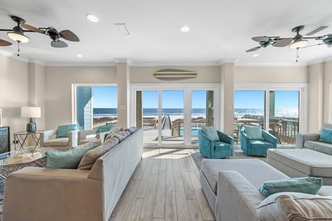 TV and multimedia, Living room, Seating area, Sea view