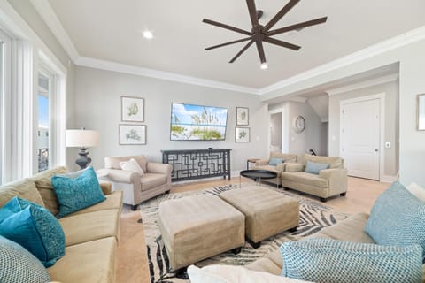 TV and multimedia, Living room, Seating area