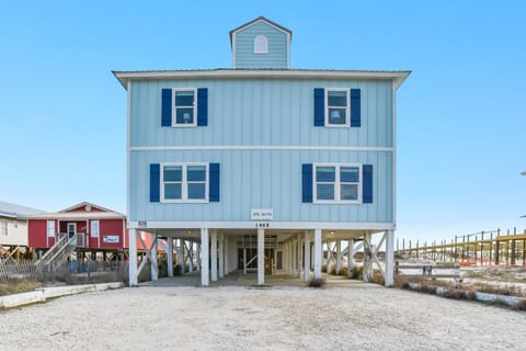 Property building, Day