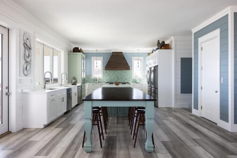 Kitchen or kitchenette, oven, stove