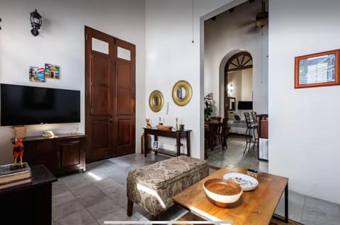 Communal lounge/ TV room, TV and multimedia, Living room, Seating area, Dining area, Evening entertainment