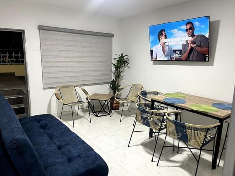 TV and multimedia, Living room, Seating area, Dining area