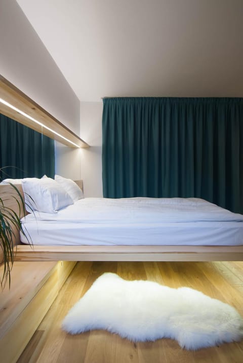 Bedroom, Garden view