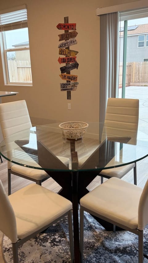 New Holiday Retreat in Merced House in Merced