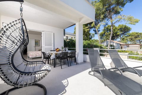 Day, View (from property/room), Balcony/Terrace, Balcony/Terrace, Seating area, internet, sunbed