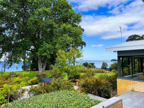 wyeangta - Woodbridge Waterfront Retreat House in Tasmania