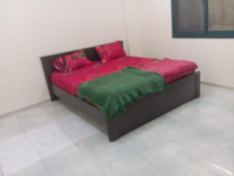 Cozy room Vacation rental in Al Sharjah