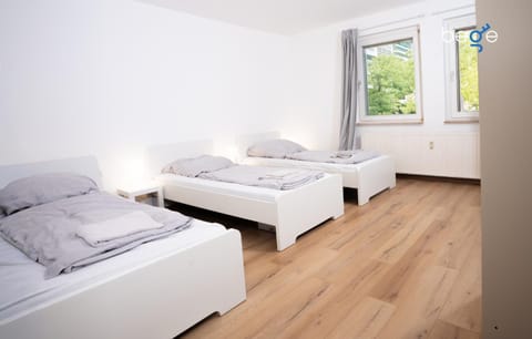 Bed, Bedroom, soundproof, towels