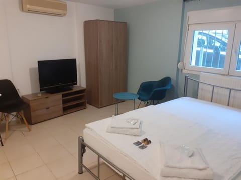 Living room, Dining area, Bedroom