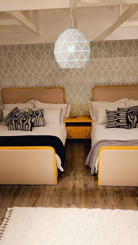 Seaside Luxe Blouberg Mansion Villa in Cape Town