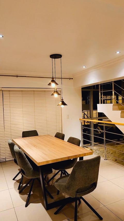 Seaside Luxe Blouberg Mansion Villa in Cape Town