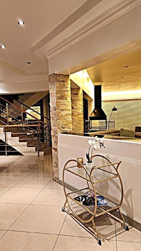 Seaside Luxe Blouberg Mansion Villa in Cape Town