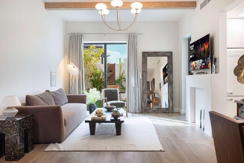 Vintage 4BR Villa at Yas Island near F1 Track House in Abu Dhabi