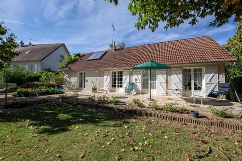 Property building, Day, Garden